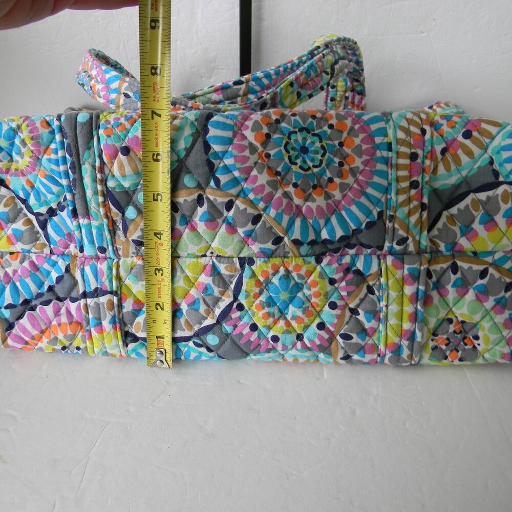 EUC VERA BRADLEY SUNNY MEDALLION LARGE TOTE BAG TRAVEL - Picture 4 of 8